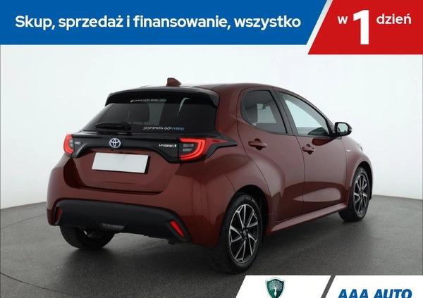 Toyota Yaris cena 78000 przebieg: 99159, rok produkcji 2021 z Bodzentyn małe 211